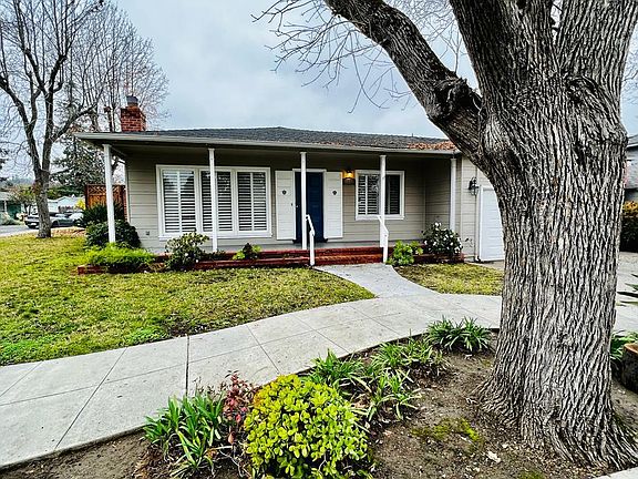 3rd image of 2370 Carson St