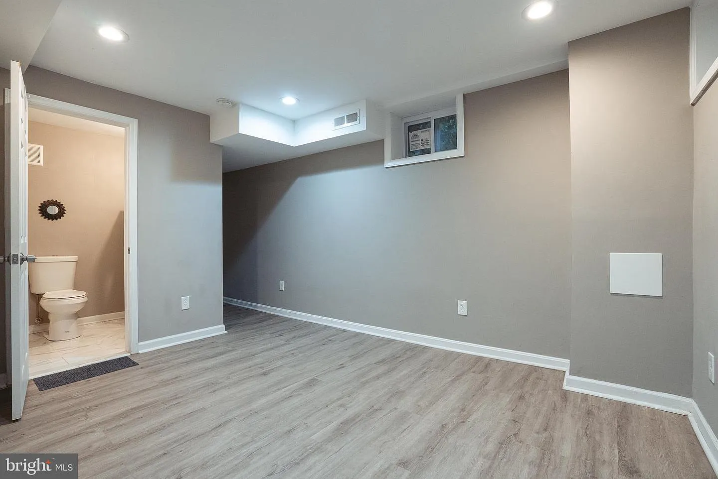 3 bed, 1271 sqft, $2,100 — Photo 3