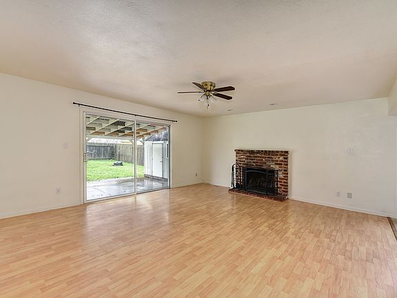 2nd image of 1218 McKinley Dr