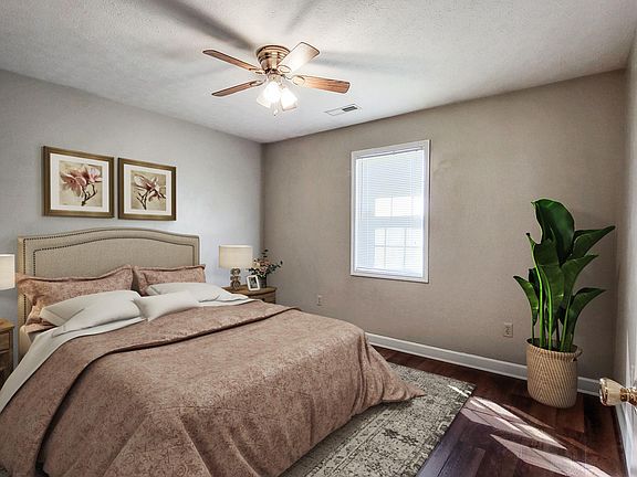 Main Bedroom (photo virtually staged)