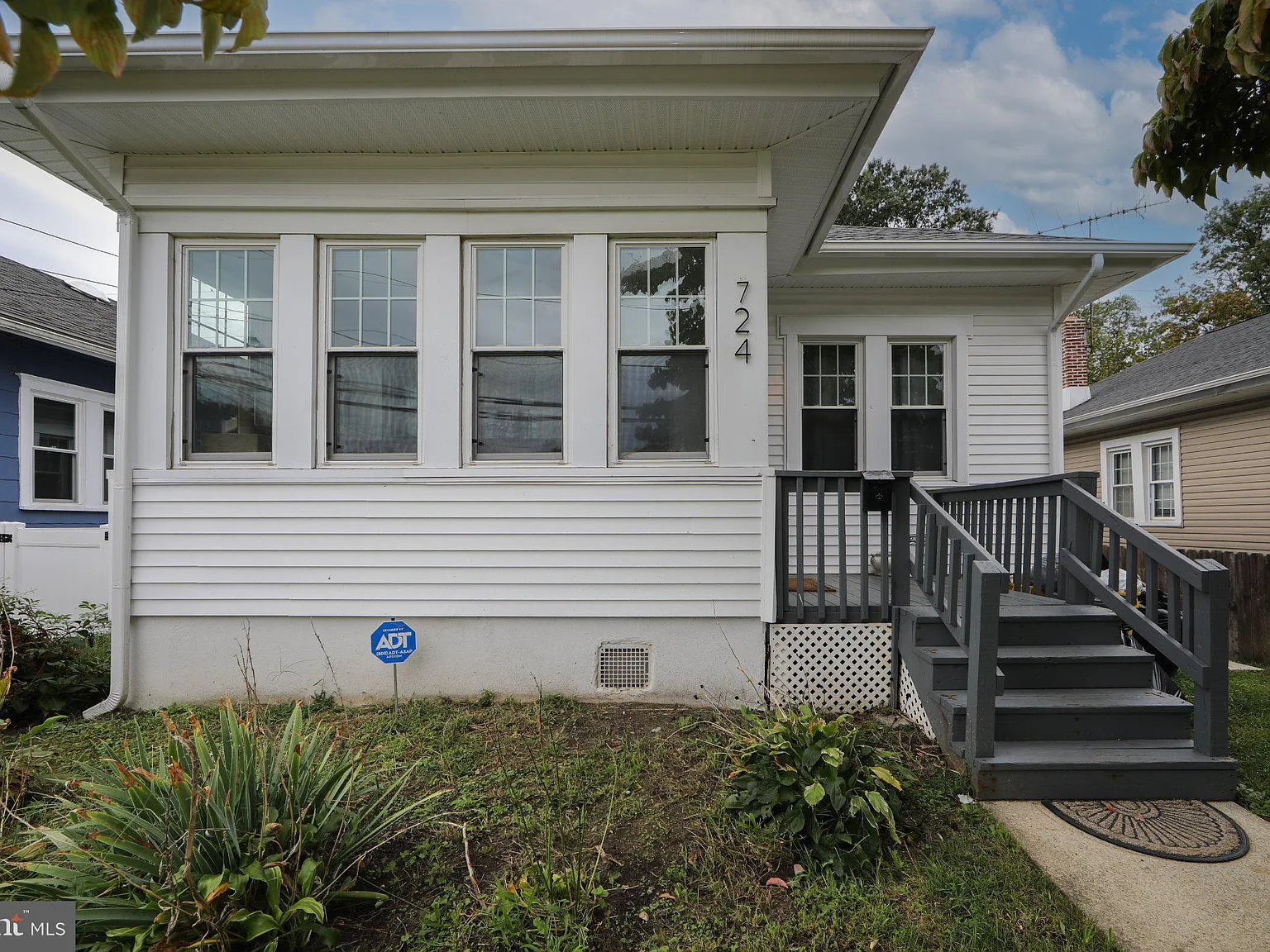 3 bed, 1.0 bath, 1350 sqft, $2,995 — Photo 3
