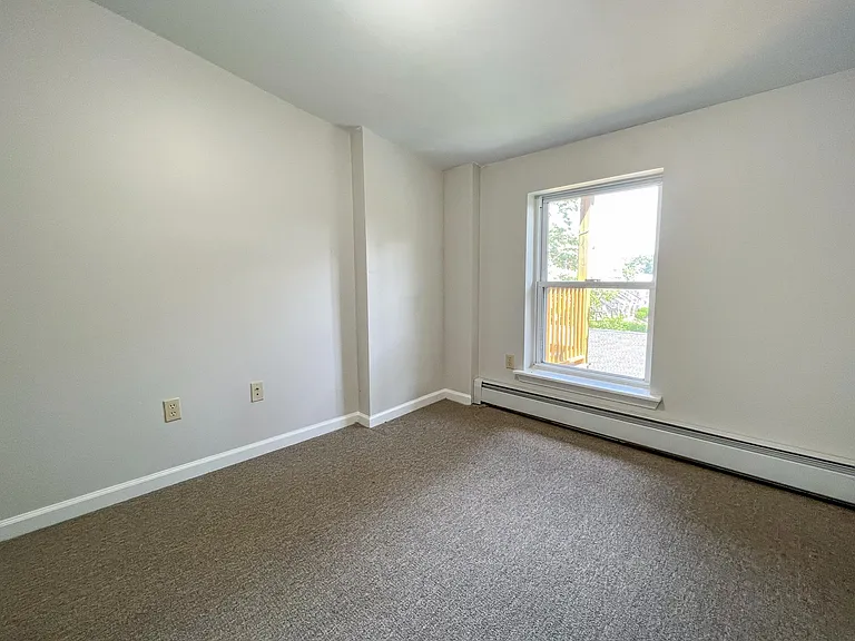 16 Elmer St #3E — Photo 2
