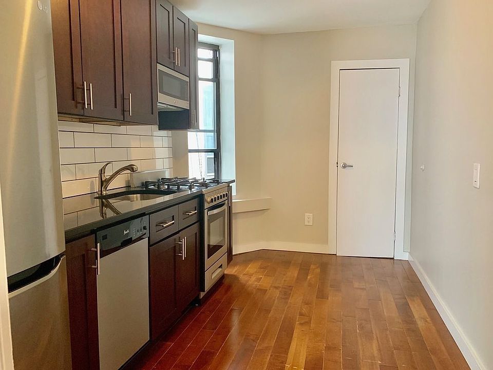 2nd image of 274 W 115th St #31A