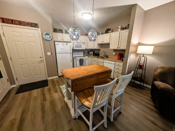 2231 Penn Pl APT 316, North Saint Paul, MN 55109