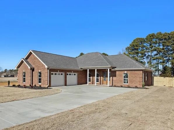 421 Dartmoor Dr, Killen, AL 35645