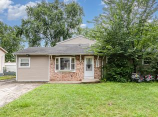 325 Greencrest Dr, Bolingbrook, IL 60440