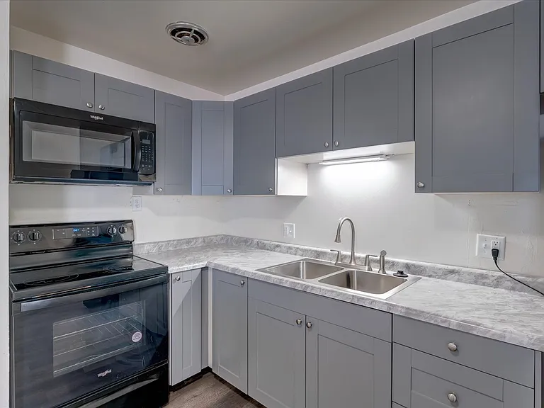 1906 Lake Point Dr #3 — Photo 6