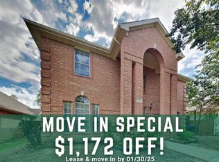 7782 Park Run Rd, Fort Worth, TX 76137