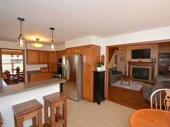 3rd image of 181 Kaywood Ln