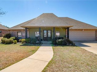 89 Acadia Ln, Pineville, LA 71360
