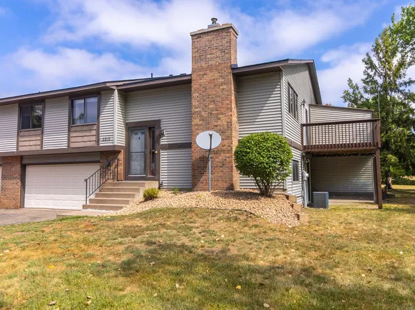 2819 Wimbledon Rdg, Woodbury, MN 55125