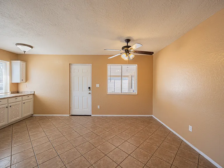 2130 W Cortez St — Photo 8