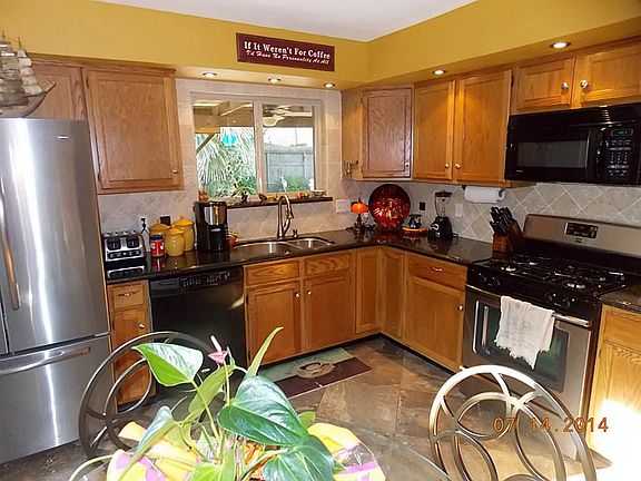 Updated stove, dishwasher, and micro in 2009