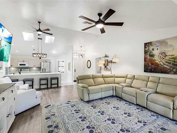 4th image of 12801 Maiden Cane LN
