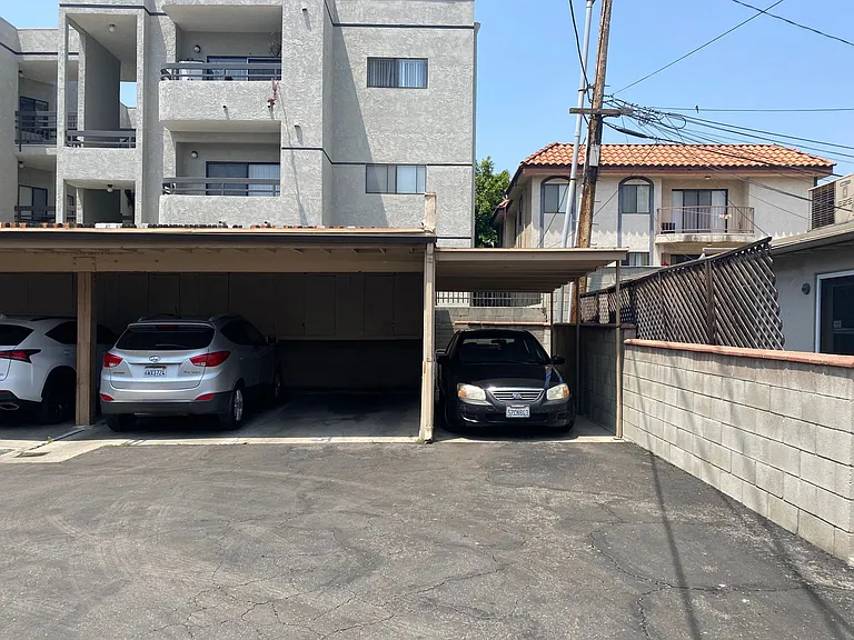 1147 San Rafael Ave — Photo 5
