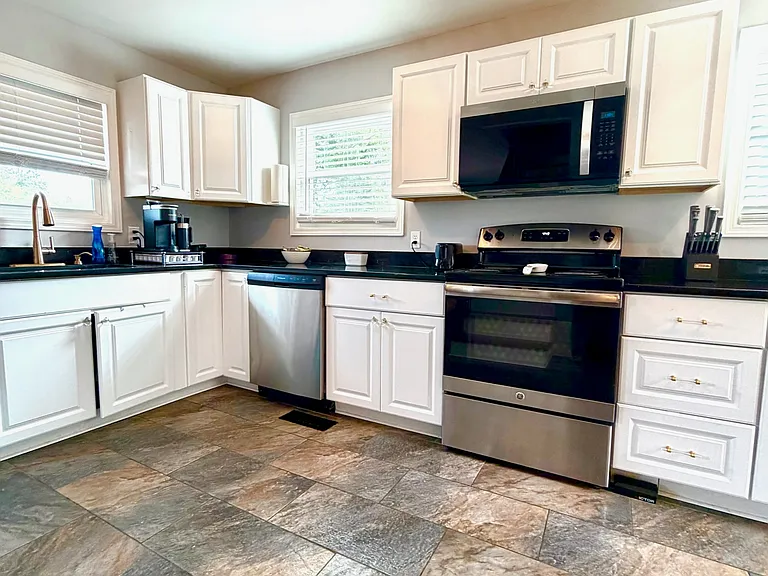 258 E Moody Ave — Photo 39