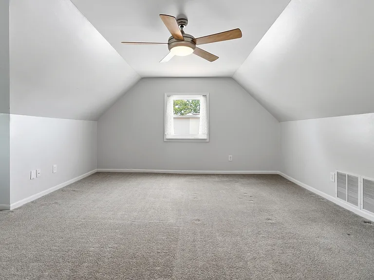8330 Wexford Ave — Photo 31