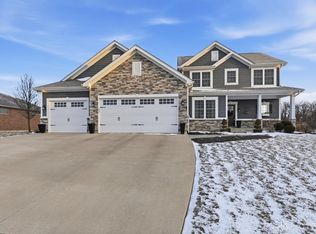 104 Bluestone Ct, Greenville, OH 45331