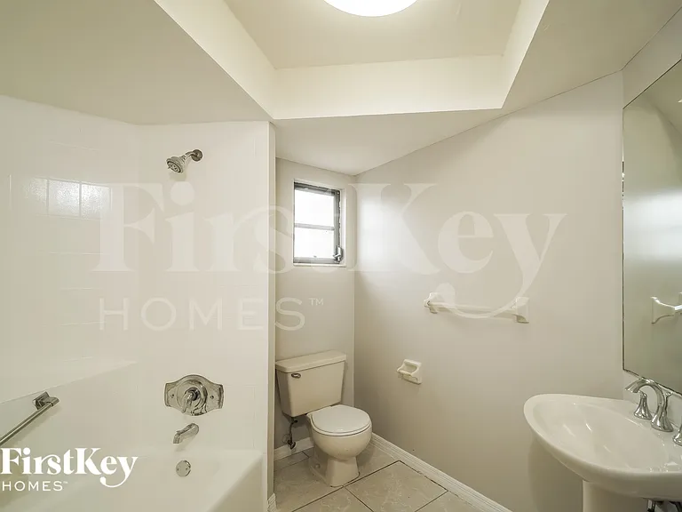 134 SE 1st Ave — Photo 17