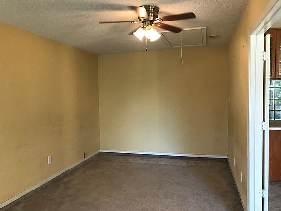 3rd image of 13321 Concord Cir