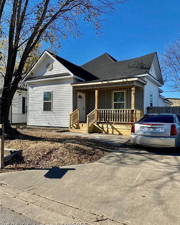 1st image of 2423 N 30th St