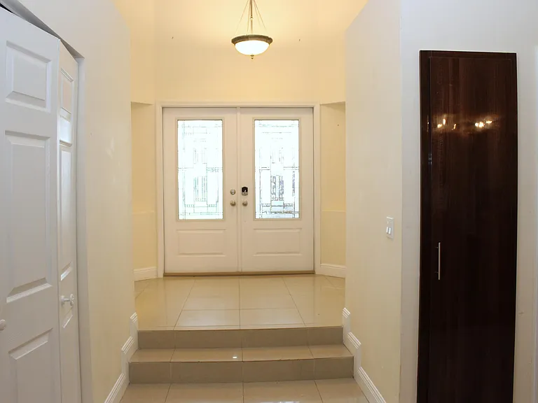 7705 Forest Green Ln — Photo 13