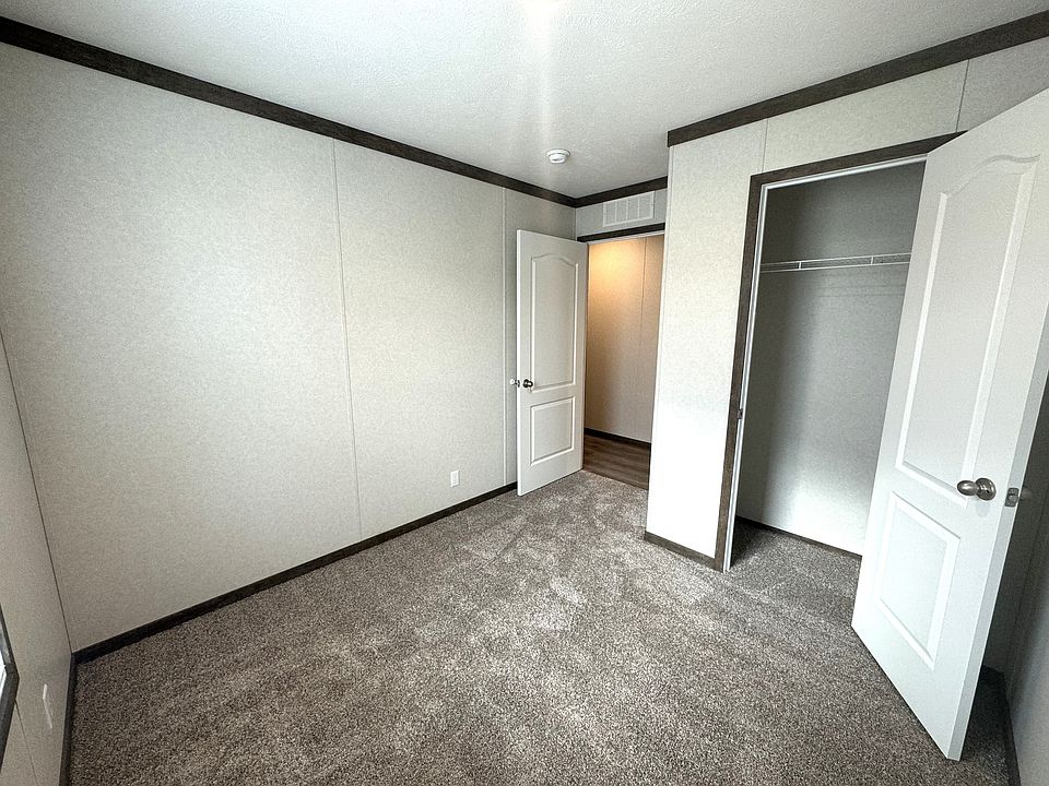 21292 Joliet Dr MI Zillow