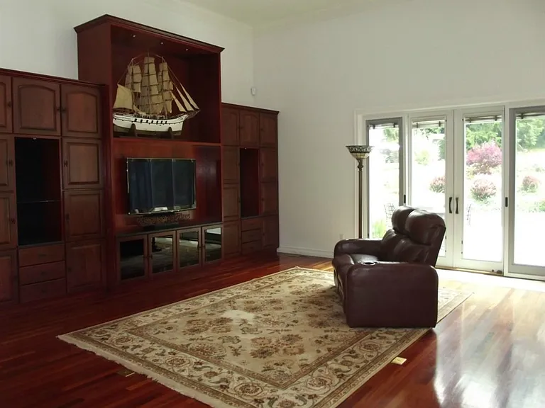 20926 Cascade Ridge Dr — Photo 10