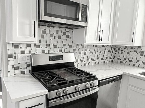 2nd image of 5020 Narragansett Ave