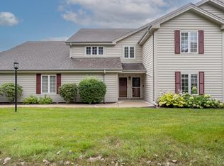 158 Westfield Way #F, Pewaukee, WI 53072