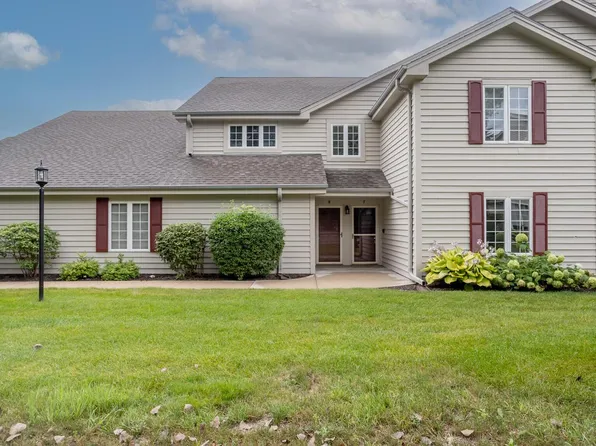 158 Westfield WAY #F, Pewaukee, WI 53072