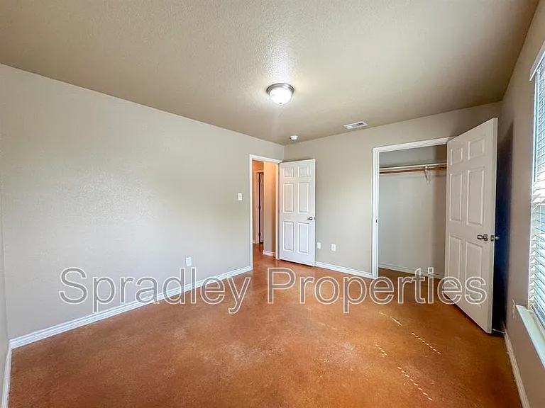 1538 Chance Ct — Photo 8