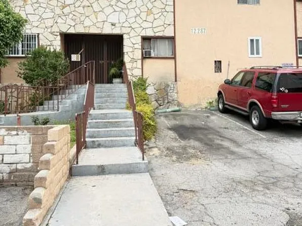 12287 Osborne St APT 13, Pacoima, CA 91331