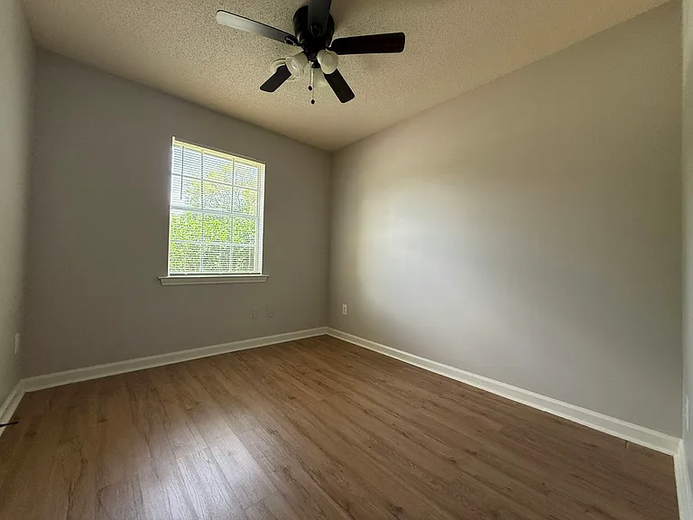 4200 Clydesdale Dr — Photo 7