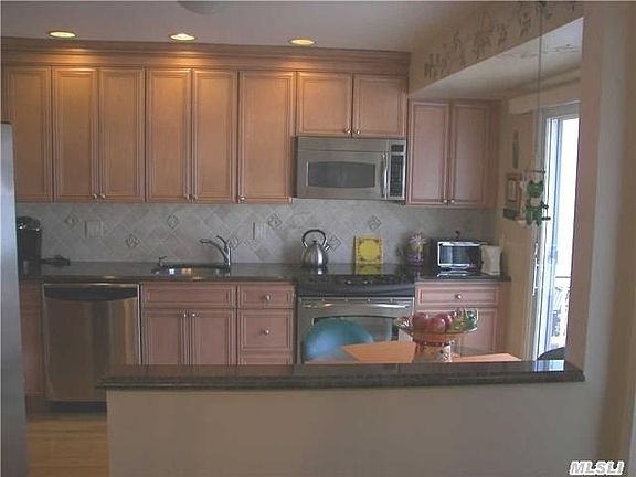 5th image of 325 N Wyoming Ave