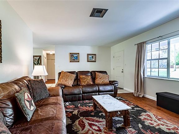 4th image of 33407 Westwood Dr