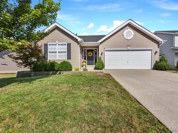 5507 Dressel Dr, Saint Charles, MO 63304