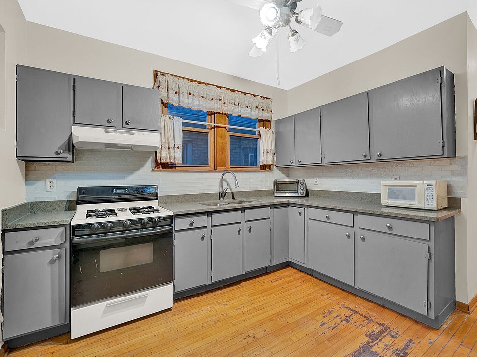 2nd image of 6125 S Massasoit Ave