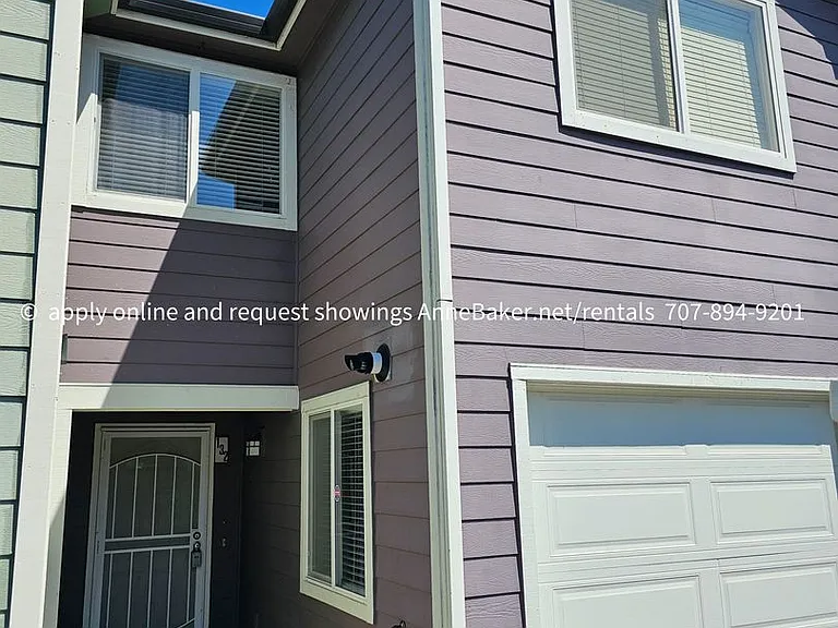 132 Treadway Ct — Photo 2