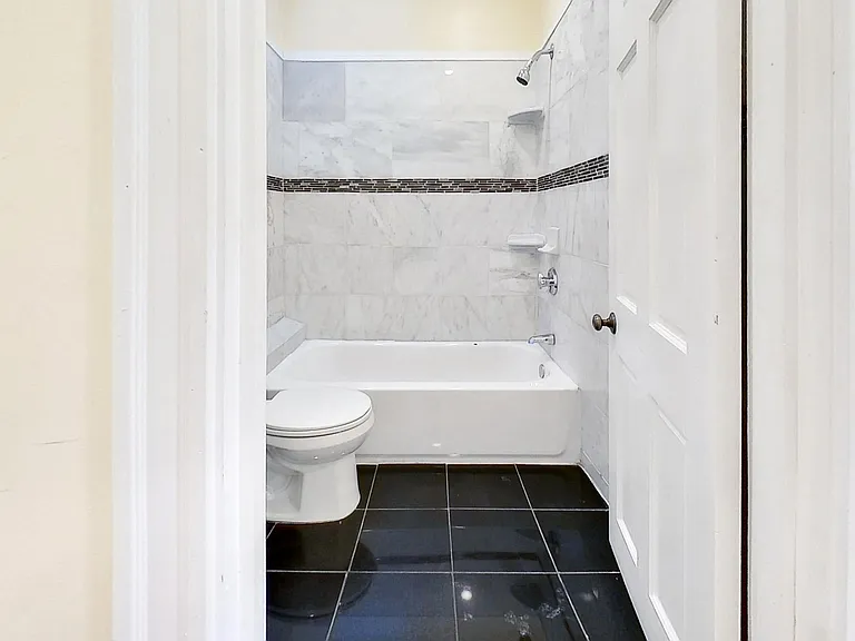 7 Mark St #3 — Photo 10