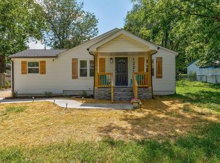 1221 Old Jackson Rd, Farmington, MO 63640