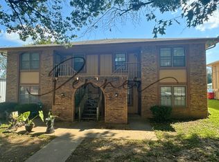 103 SW 20th St APT C, Oak Grove, MO 64075