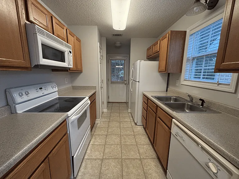 1325 Cedar Shoals Dr #500 — Photo 5
