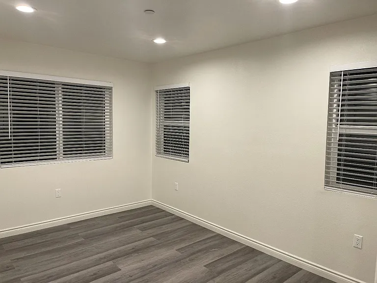 3424B Burton Ave — Photo 9