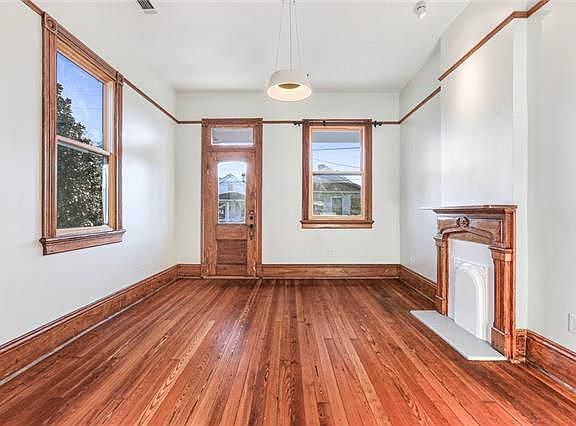 2nd image of 1212 Eagle St