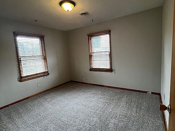 5th image of 523 E Market St
