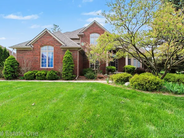 6933 Poppleton Rd, Canton, MI 48187