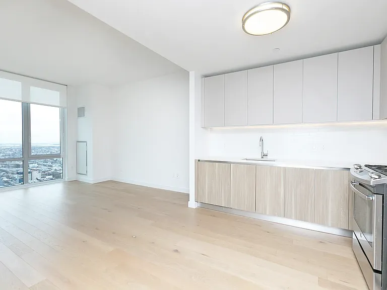 42-20 24th St #42K — Photo 4