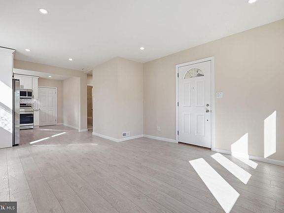 5th image of 110 Elmwood Ave