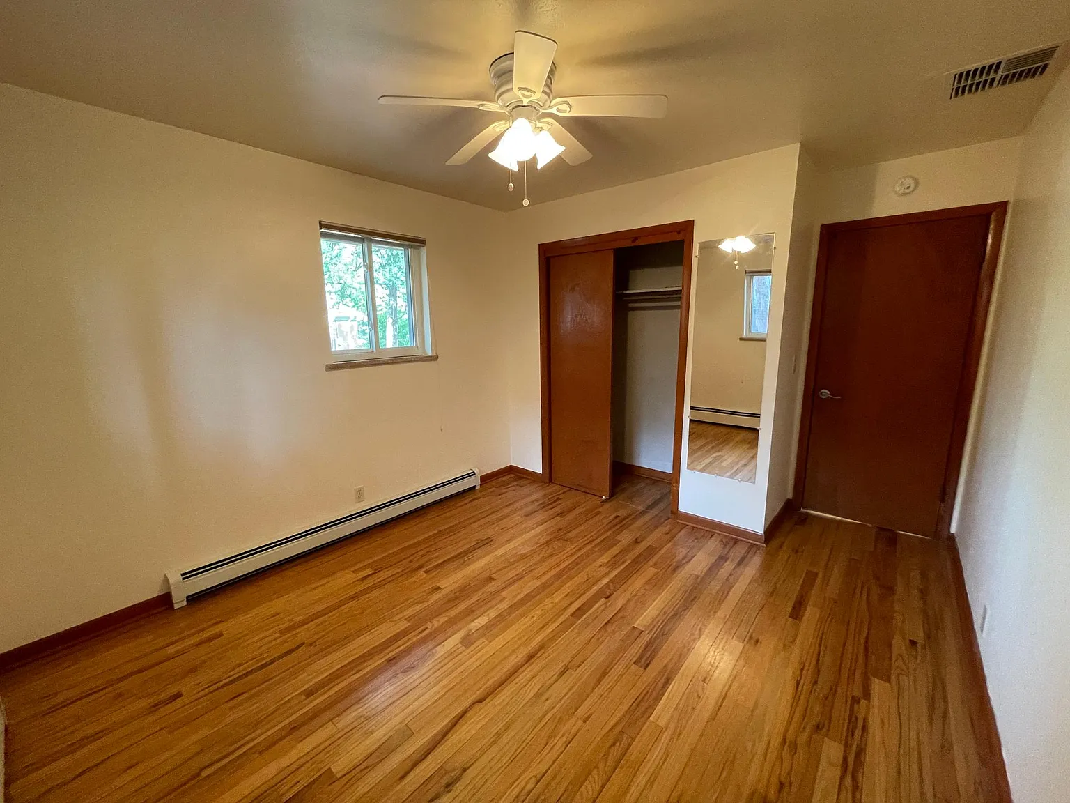 3230 Marshall Street — Photo 4